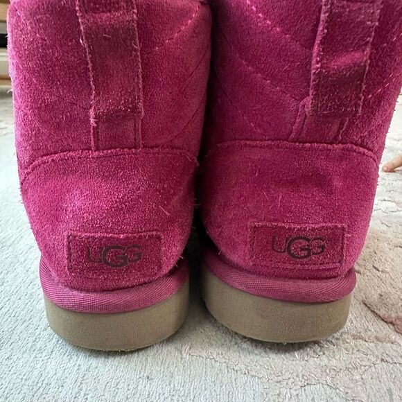 UGG Arden Lonely Hearts Quilted Suede Boots – Pink Cozy Winter Boot, Size 8 EUC - Picture 4 of 6